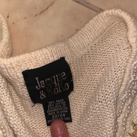 Elegant Cream and Gold Embroidered Vest - Picture 2 of 2